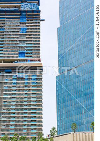 正在興建中的高層建築 [泰國曼谷] 136456165