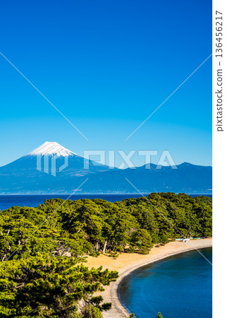 Cape Mihama and Mount Fuji [Numazu City, Shizuoka Prefecture] 136456217