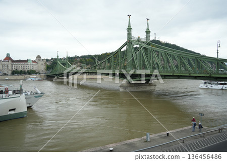 匈牙利布達佩斯自由橋 136456486