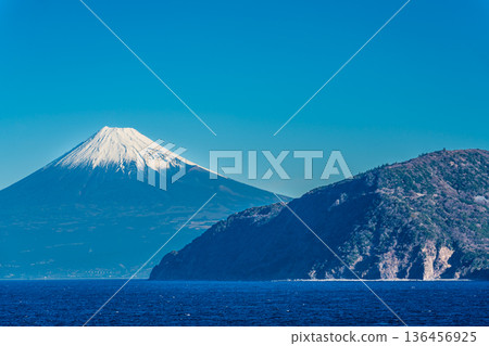 從富士見停車場眺望富士山 [靜岡縣沼津市] 136456925