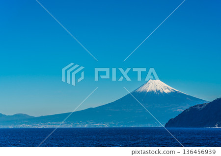 從富士見停車場眺望富士山 [靜岡縣沼津市] 136456939