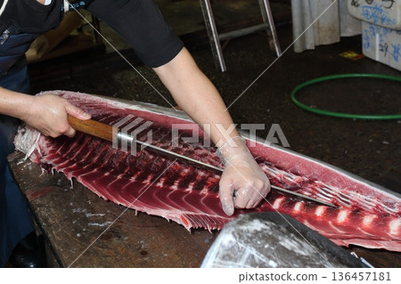 鮪魚柳切刺身 鮪魚柳切刺身 136457181
