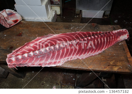 鮪魚柳切刺身 鮪魚柳切刺身 136457182
