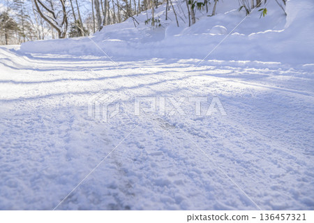 北海道的雪道 北海道的雪道 136457321