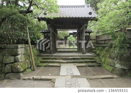 Kamakura Jufukuji Temple Central Gate Kamakura Jufukuji Temple Central Gate 136459331