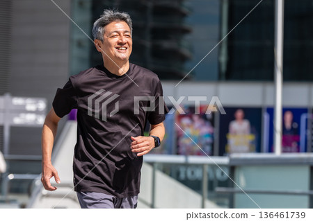 中間人慢跑 中間人慢跑 136461739