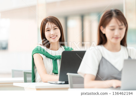 Female college student class computer 136462194