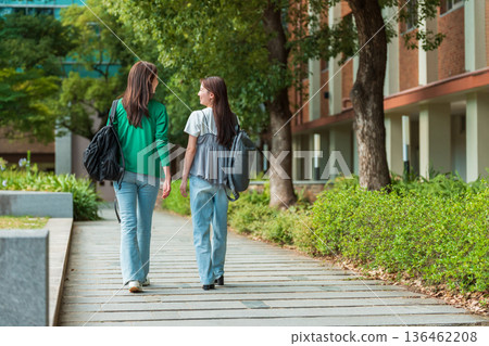 女大學生校園校園生活 136462208