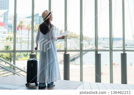 A young woman who enjoys traveling A young woman who enjoys traveling 136462251