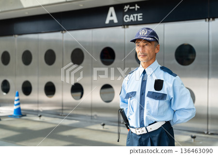 Security guard, guard, senior man Security guard, guard, senior man 136463090