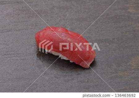 Sushi Yellow-skinned tuna Sushi Yellow-skinned tuna 136463692