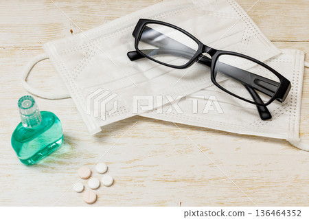 Hay fever prevention: glasses, medicine, eye drops, mask 136464352