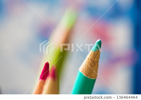 彩色鉛筆 136464464