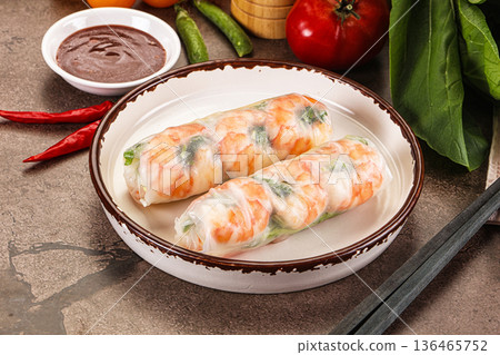 Vietnamese spring roll with prawn Vietnamese spring roll with prawn 136465752