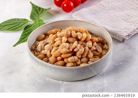 Canned white kidney beans in the bowl Canned white kidney beans in the bowl 136465919