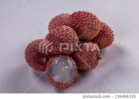 Tropical sweet juicy lichee fruit Tropical sweet juicy lichee fruit 136466339