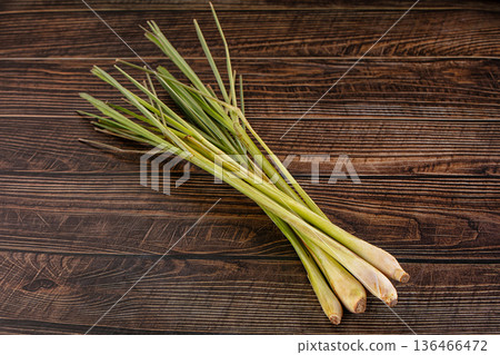 Fresh freen lemongrass aroma heap 136466472