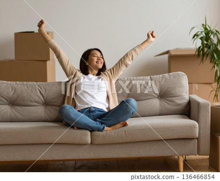 A new life living alone, a newly moved room 136466854