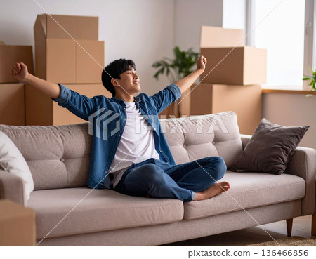 A new life living alone, a newly moved room 136466856