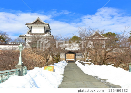 [Ishikawa Prefecture] The silvery white Ishikawa Gate of Kanazawa Castle 136469582