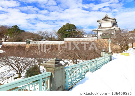 [Ishikawa Prefecture] The silvery white Ishikawa Gate of Kanazawa Castle 136469585