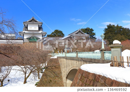 [Ishikawa Prefecture] The silvery white Ishikawa Gate of Kanazawa Castle 136469592