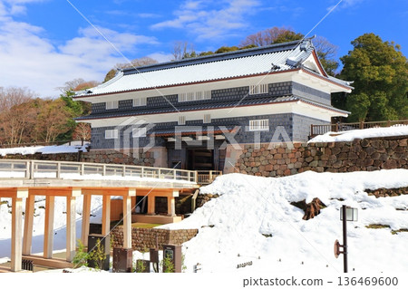 【石川縣】金澤城銀白色的豬籠門和豬籠門橋 【石川縣】金澤城銀白色的豬籠門和豬籠門橋 136469600