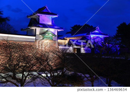 【石川縣】金澤城石川門銀白的夜景 【石川縣】金澤城石川門銀白的夜景 136469634
