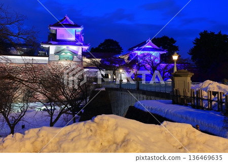 [Ishikawa Prefecture] The silvery white night view of Kanazawa Castle's Ishikawa Gate 136469635