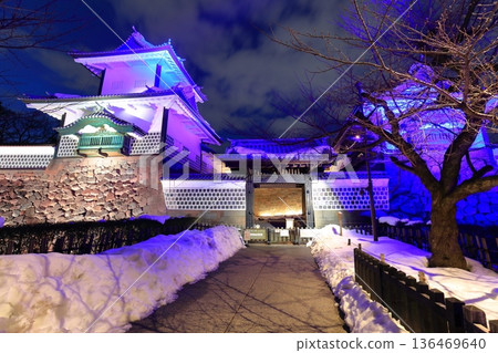 【石川縣】金澤城石川門銀白的夜景 【石川縣】金澤城石川門銀白的夜景 136469640