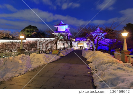 【石川縣】金澤城石川門銀白的夜景 136469642