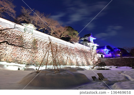 [Ishikawa Prefecture] The silvery white night view of Kanazawa Castle's Ishikawa Gate 136469658