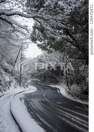 Snow scene at Atago Shrine, Kasama City, Ibaraki Prefecture 136470451