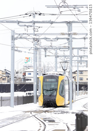 Utsunomiya Hiraishi Station: Light rail and snow scenery Utsunomiya Hiraishi Station: Light rail and snow scenery 136470815