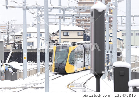 宇都宮平石站：輕軌與雪景 136470819