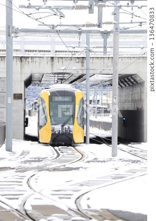 宇都宮平石站:輕軌與雪景 宇都宮平石站:輕軌與雪景 136470833