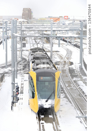 宇都宮平石站：輕軌與雪景 136470844