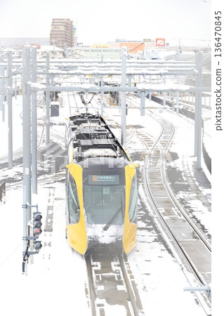 宇都宮平石站:輕軌與雪景 宇都宮平石站:輕軌與雪景 136470845