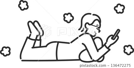 一位四十多歲的女性在舒適的地暖上放鬆的插圖（僅線條畫） 136472275