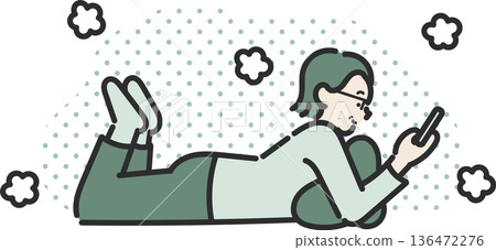 圖：一位四十多歲的女性在舒適的加熱地板上放鬆身心 136472276