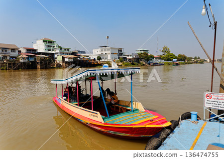 泰國阿瑜陀耶的渡輪 136474755