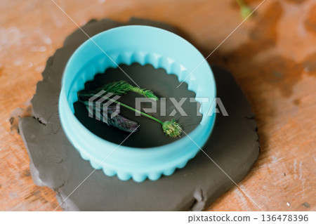 clay, potter, pottery 136478396