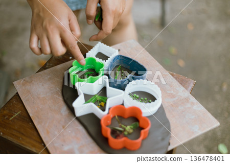 clay, handmade, potter 136478401