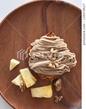 蒙布朗奶油零食 136478627