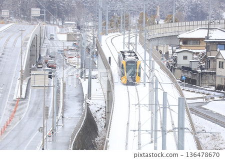宇都宮輕軌冬季景色 宇都宮輕軌冬季景色 136478670