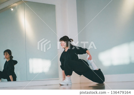 舞 舞蹈 跳舞 136479164