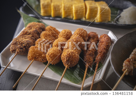 Delicious izakaya atmosphere Beer Food Delicious izakaya atmosphere Beer Food 136481158