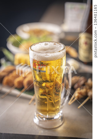 Delicious izakaya atmosphere Beer Food 136481165