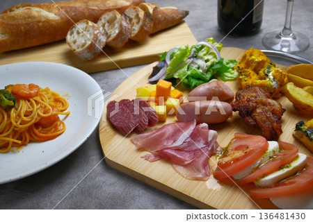 Decorate your dinner time with a cutting board 1 Decorate your dinner time with a cutting board 1 136481430