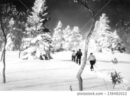1953-1954年拍攝的老照片，長野縣志賀高原的雪景 136482012